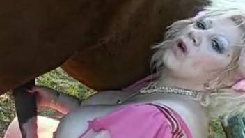 Stud banging a chubby blonde mom in an outdoor scene